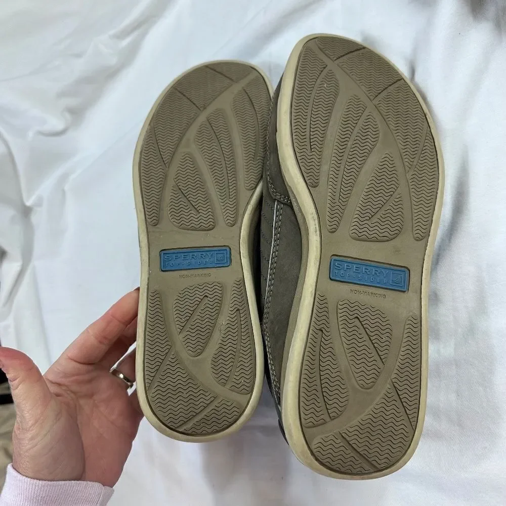 Sperry Topsider size 9